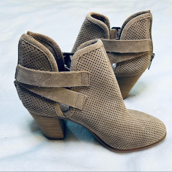 VINCE CAMUTO Taupe Ankle Booties - Picture 2 of 4